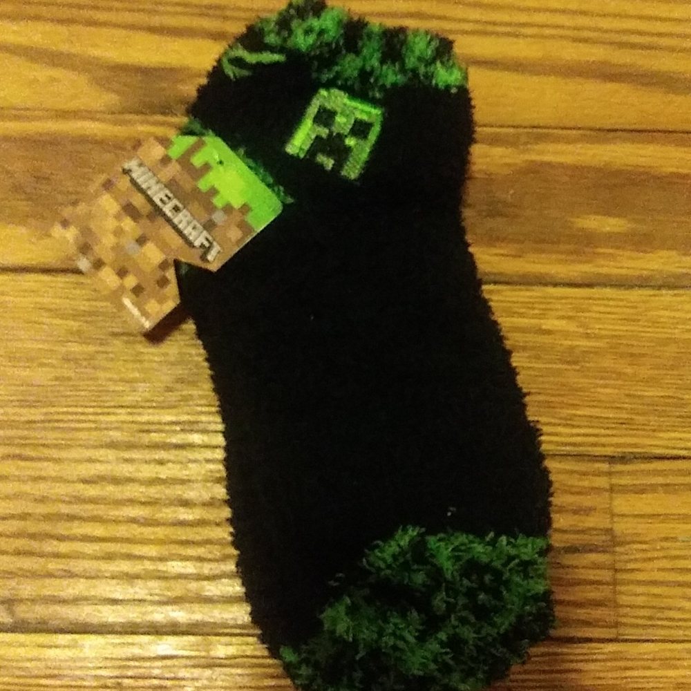 Minecraft black and green fuzzy slipper socks